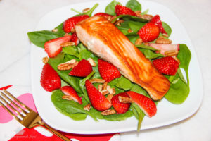 Seared Salmon Strawberry Spinach Salad {Whole30} {Paleo}